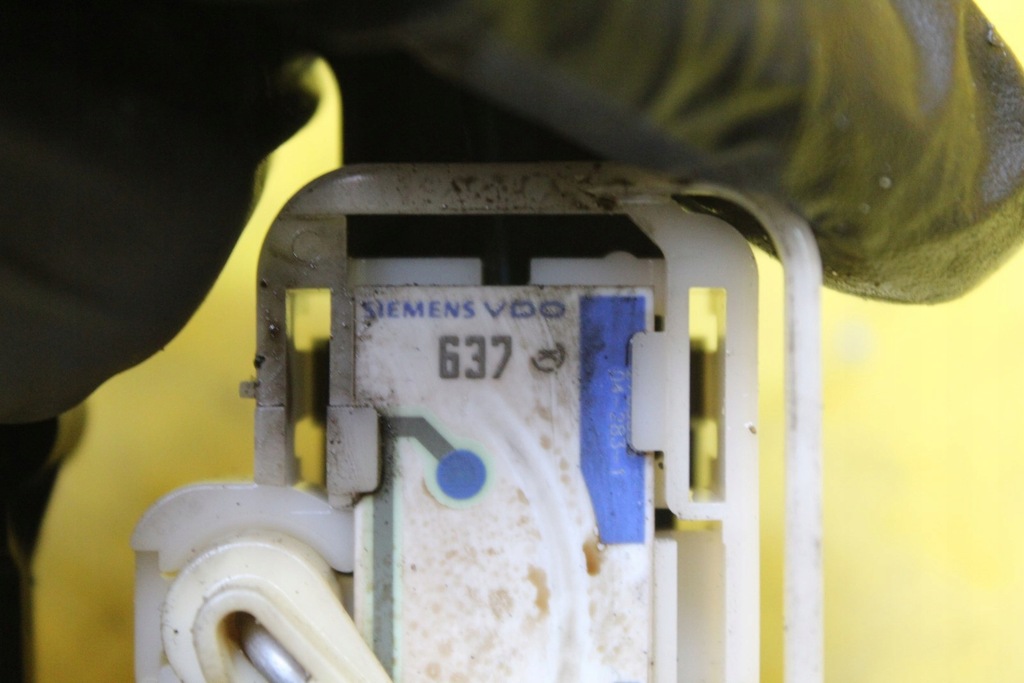 фото №9, Датчик рівня пального a8 d3 4.0 tdi 4e0919673