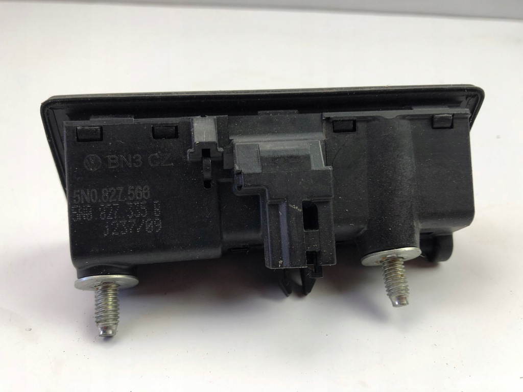 фото №10, Vw jetta микровыключатель крышки багажника 5n0827566