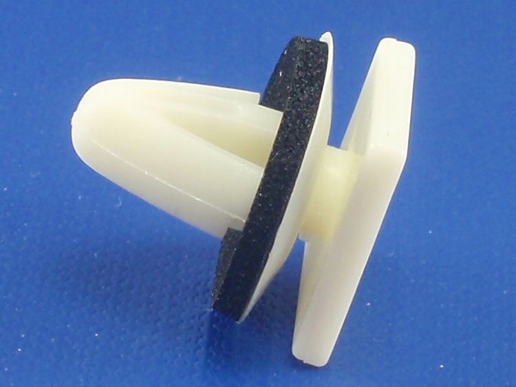 фото №3, Кліпса кришки багажника