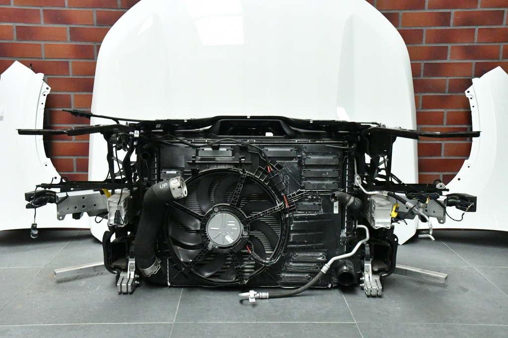 Капот бампер ремень фонари led усилитель bmw x1 u11 a300 Недорого