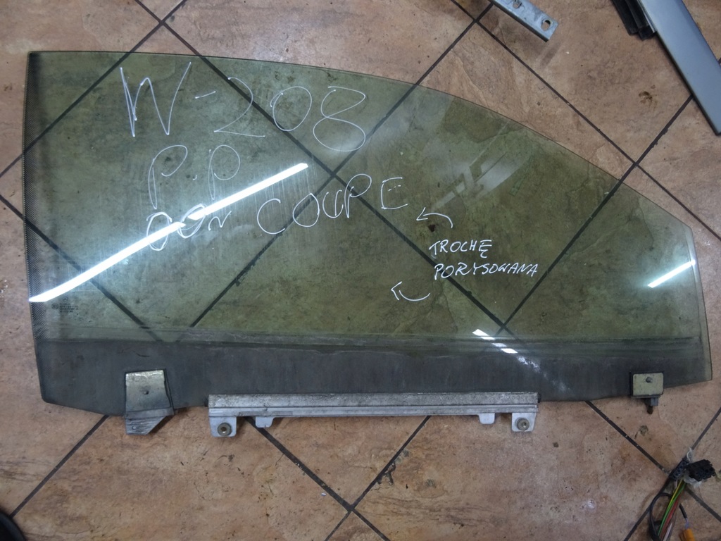 фото №1, W208 98' скло правий перед