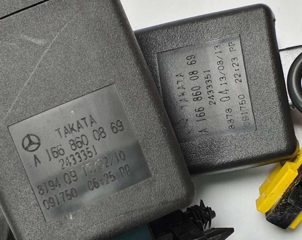 Клипса поперечина задний  mercedes w166 ml gle a1668600869 в Украине