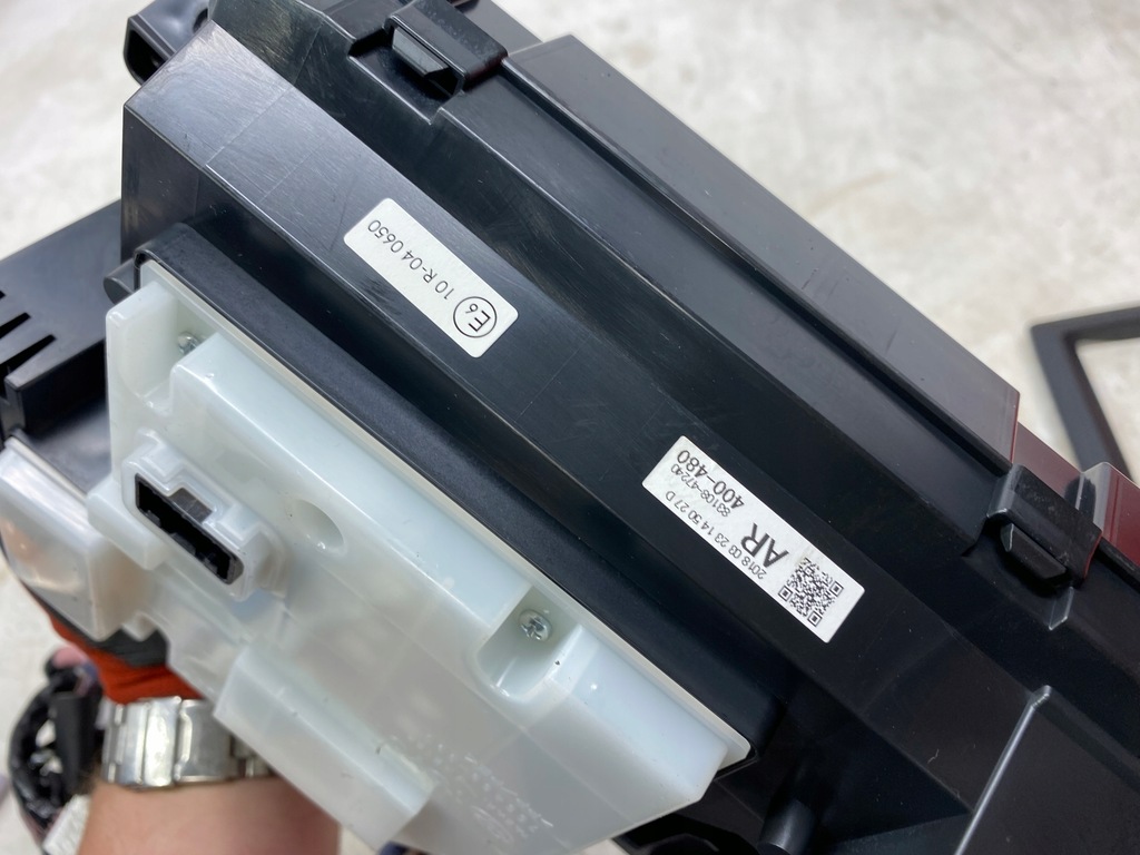 фото №4, Toyota prius plug in head up rhd uk счетчик