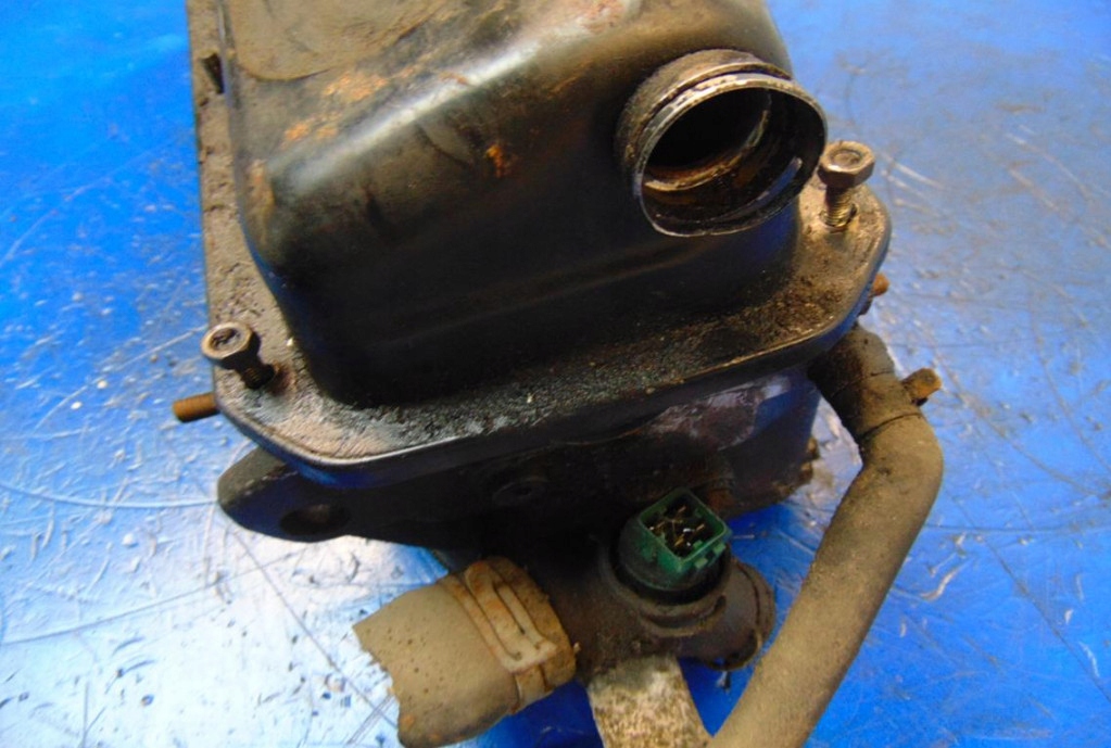 Volkswagen passat b5 1.6 8v головка двигуна 050103373 в Україні