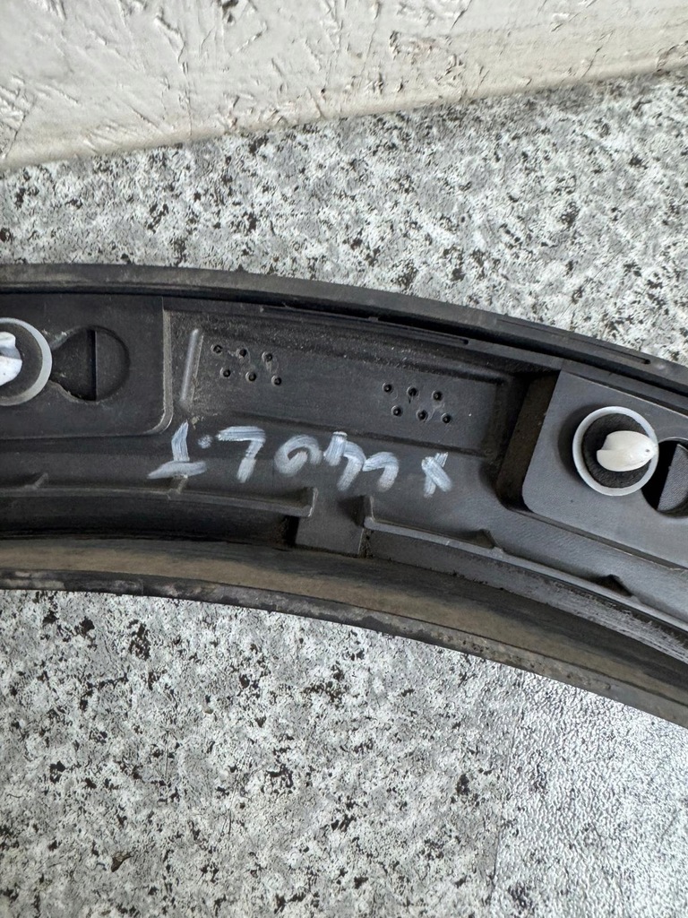 фото №9, Молдинг łuczek крила лівий задня volvo xc40 2017-2024 31448354