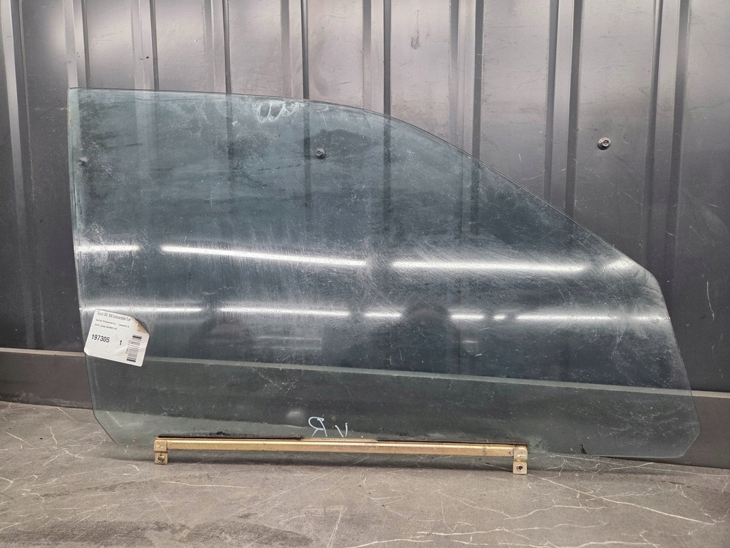 фото №1, Стекло правый перед suzuki alto 94-02