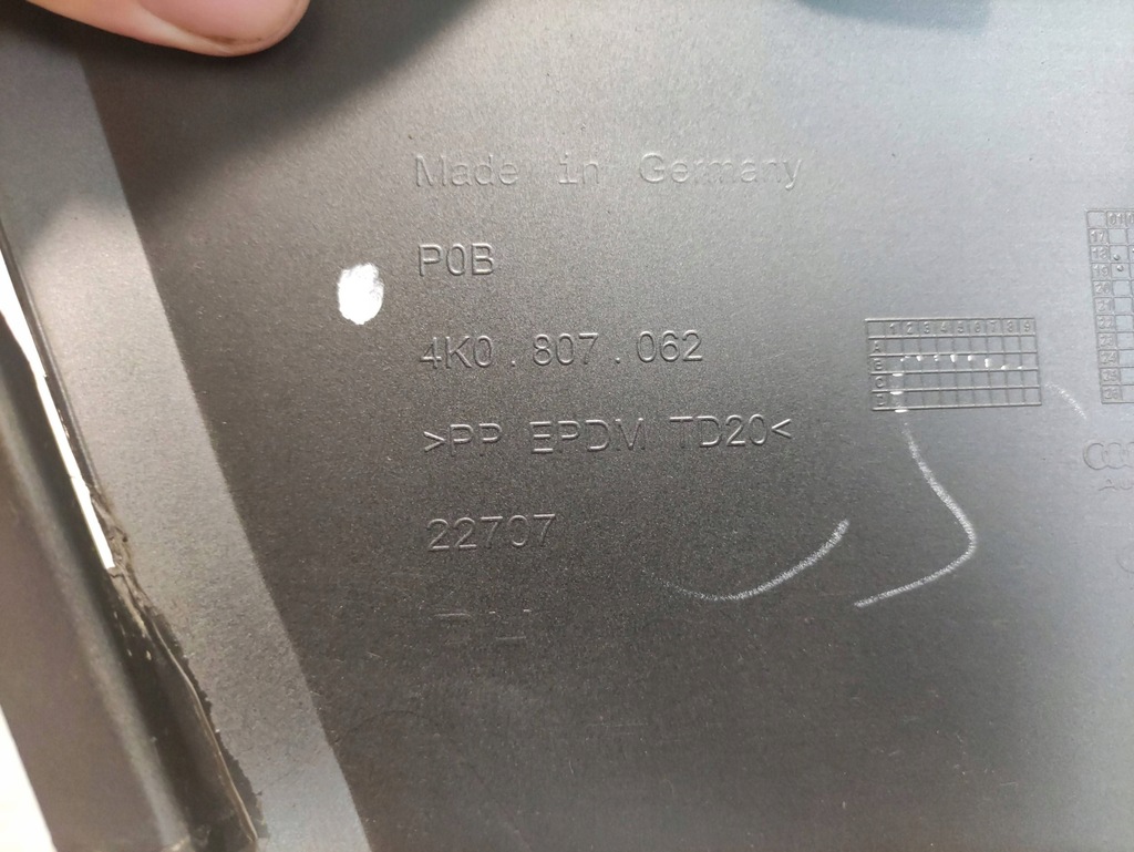 фото №9, Audi a6 c8 allroad спойлер накладка бампера правый перед 4k0807062