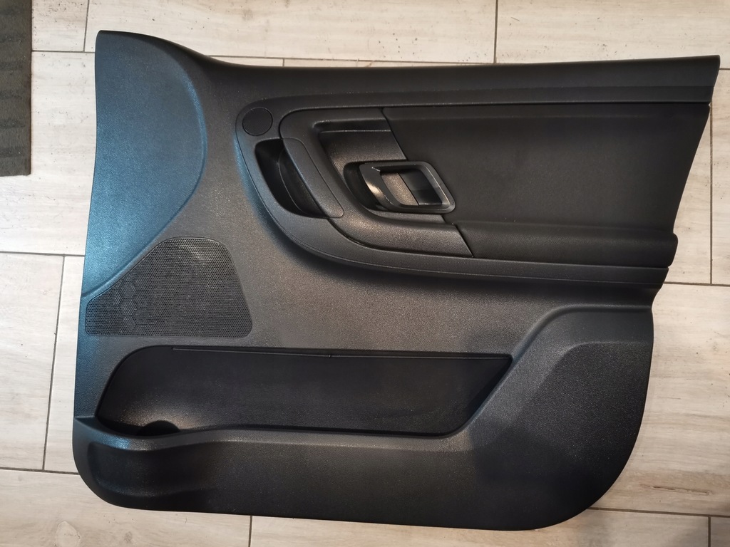 фото №1, Обивка обшивка правый перед skoda roomster