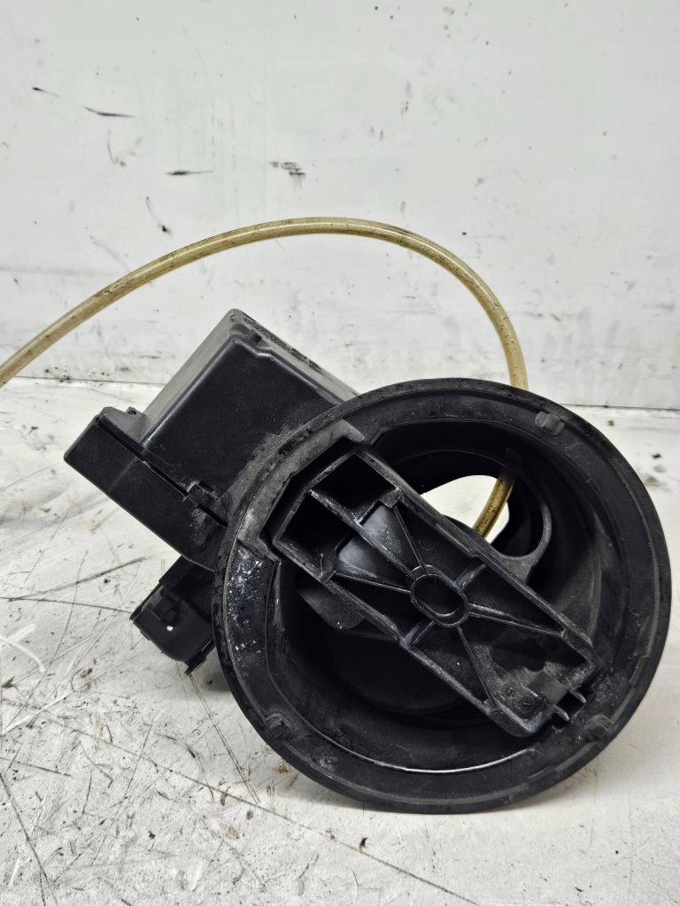 фото №8, 2009 jaguar xk - xkr кришка заливної пального 6w8327938a