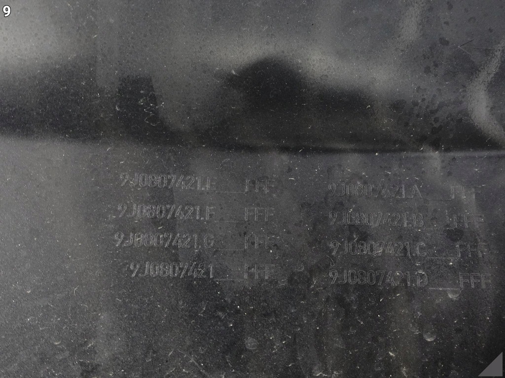 фото №10, Porsche taycan 9j1 9j0 19- бампер задня задній pdc/kamera b.ładny