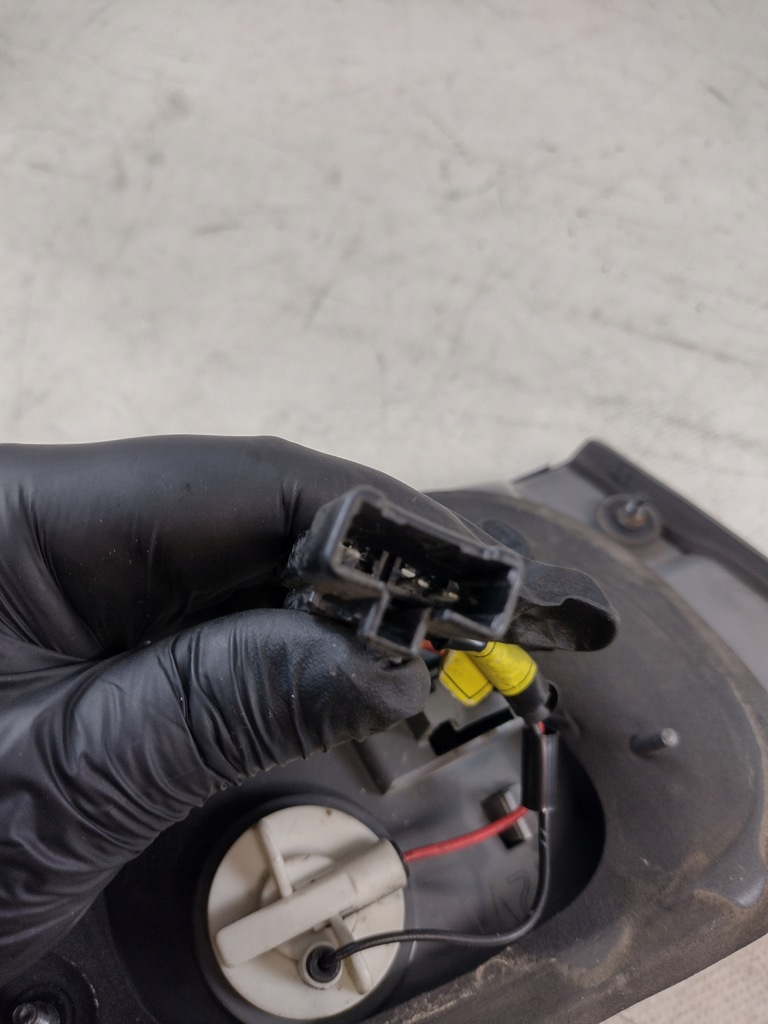 фото №11, Лампа правый задняя w крышка hyundai sonata v sedan 92404-3k0