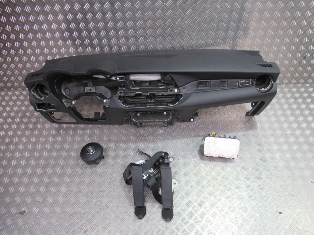 фото №1, Alfa romeo stelvio q4 панель приладів приладова консоль оригінал