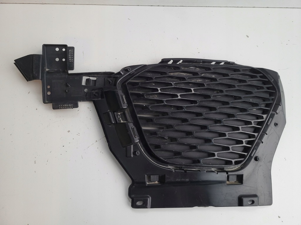 фото №1, Решётка решётка радиатора бампер правая land rover discovery sport hk72-17f908-aa