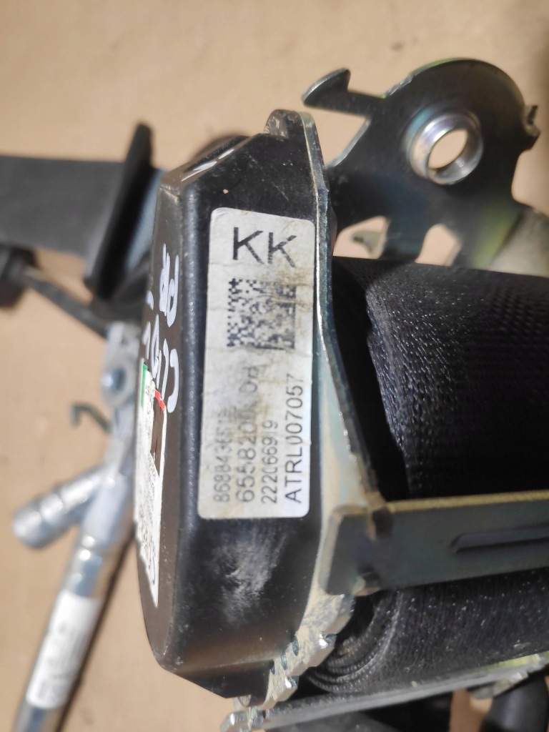 Ремень безопасности правая  перед передний натяжитель renault clio v 868843661r Оригинал