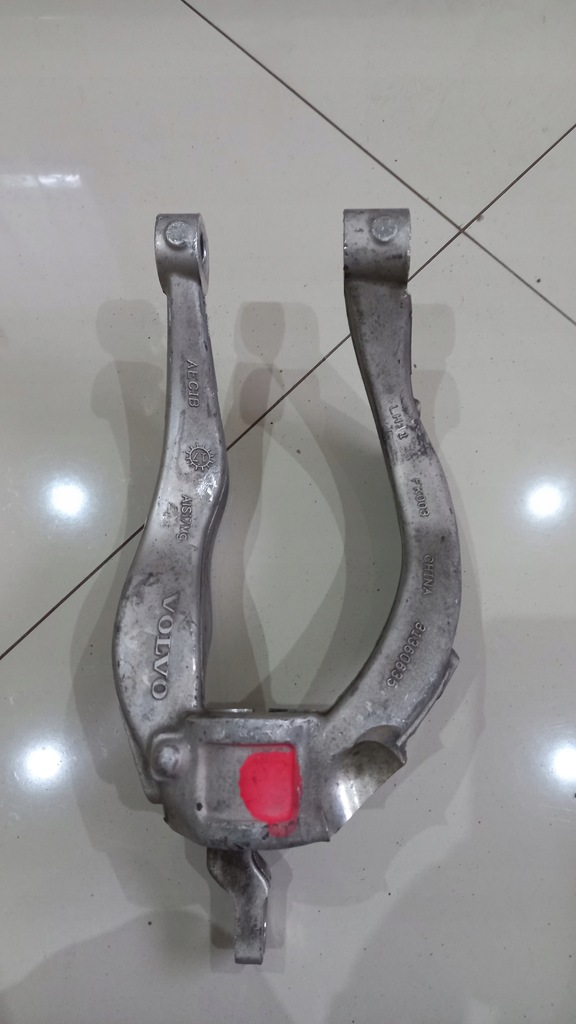 фото №1, Кронштейн амортизатора ліва volvo xc90 ii v90