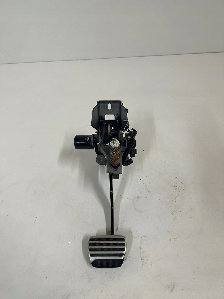 фото №1, Infiniti q50 педаль тормоза