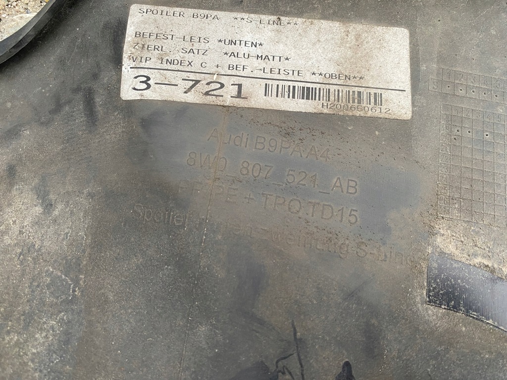 фото №11, Audi a4 b9 lift s line 8w накладка спойлер задняя 8w0807521ab оригинал