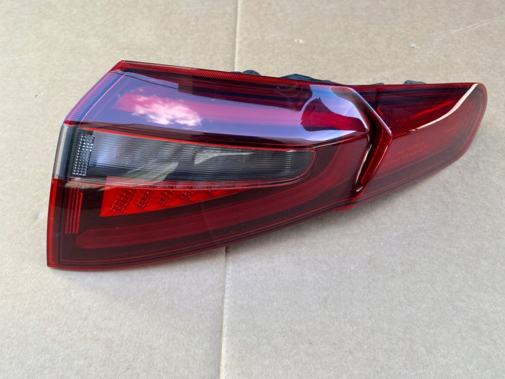 фото №1, Alfa romeo stelvio quadrifoglio qv лампа задняя правая