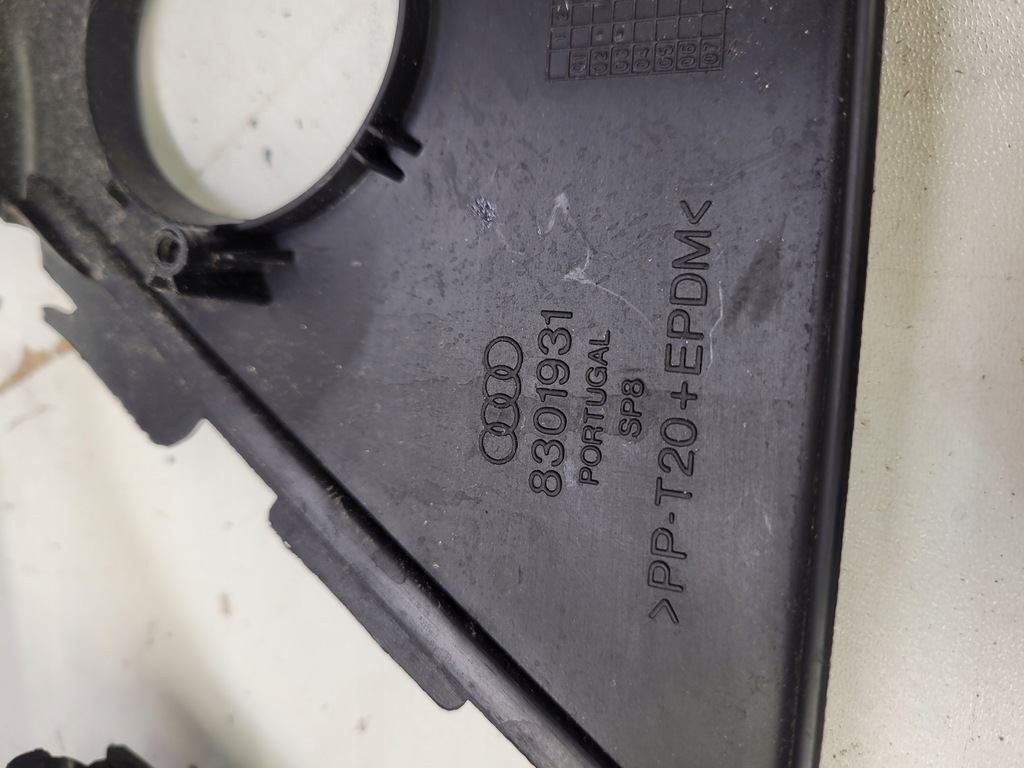 фото №5, Захист заглушка сидіння ліва audi a4 b6 8301931