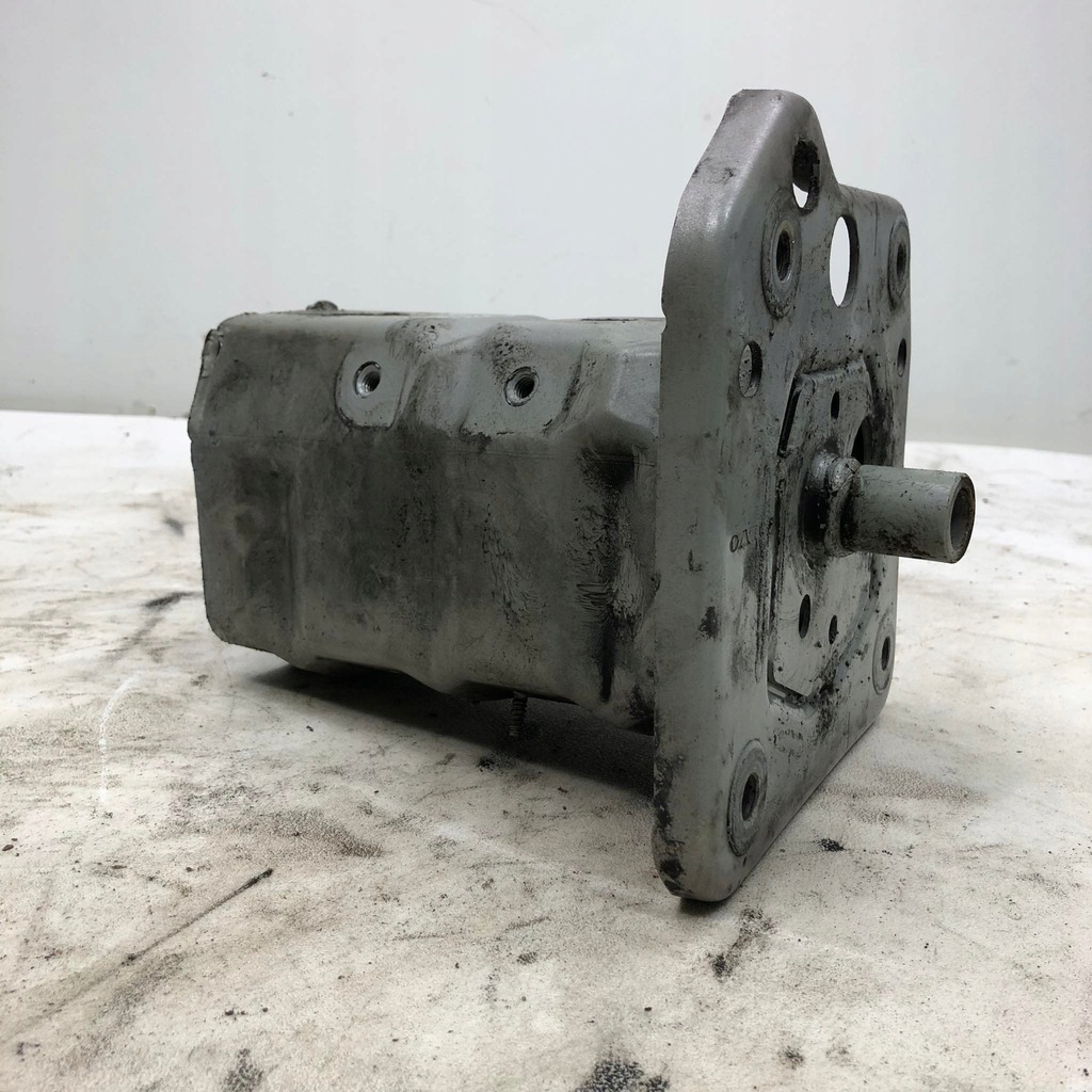 фото №8, Volvo v70 iii 08r кронштейн зона деформации правое перед