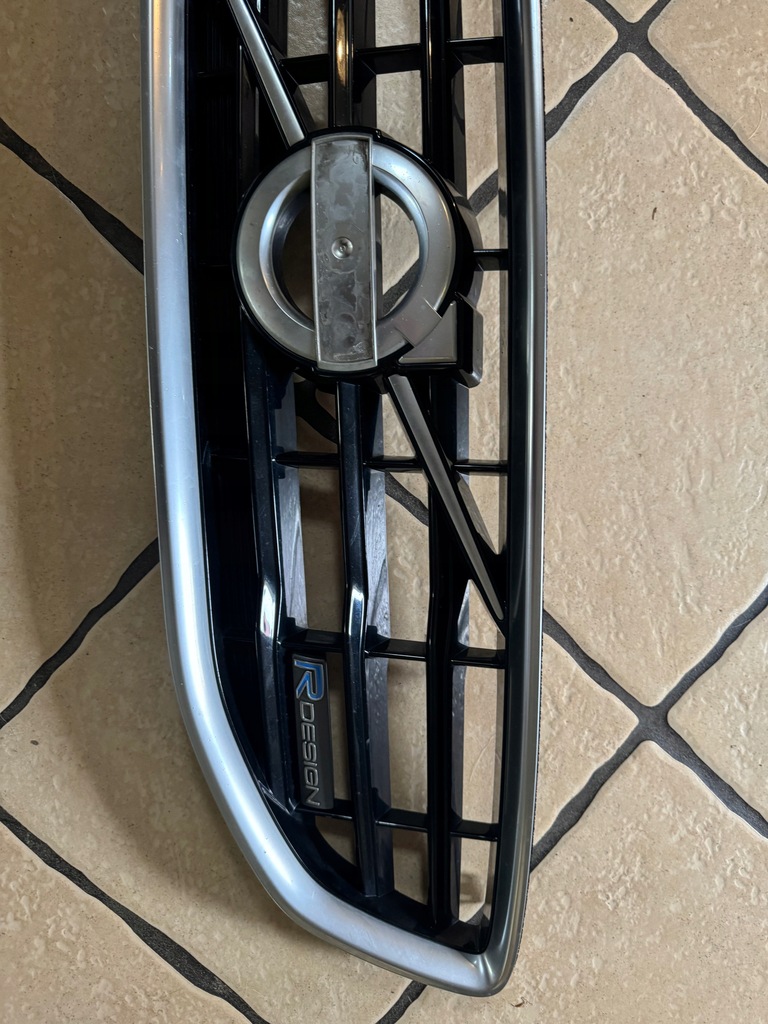 фото №3, Volvo v40 r-design решітка радіатора решітка радіатора оригінал