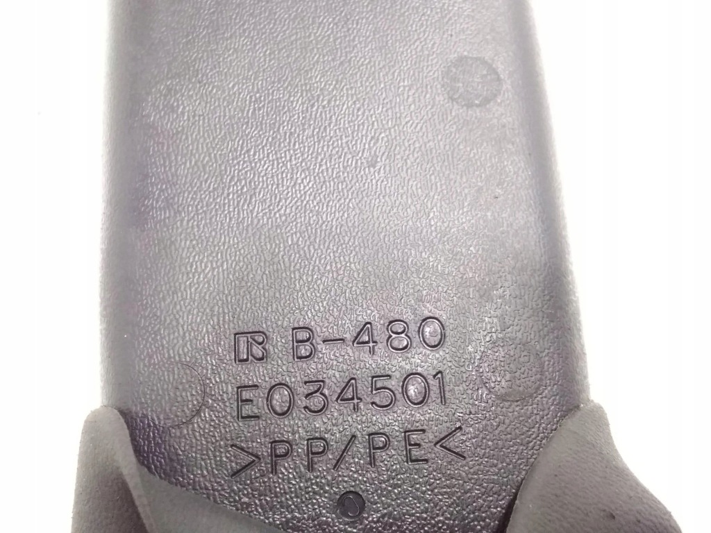 Lexus ct 200h 2013 правая сторона пряжка заднего поперечина безопасности в Украине