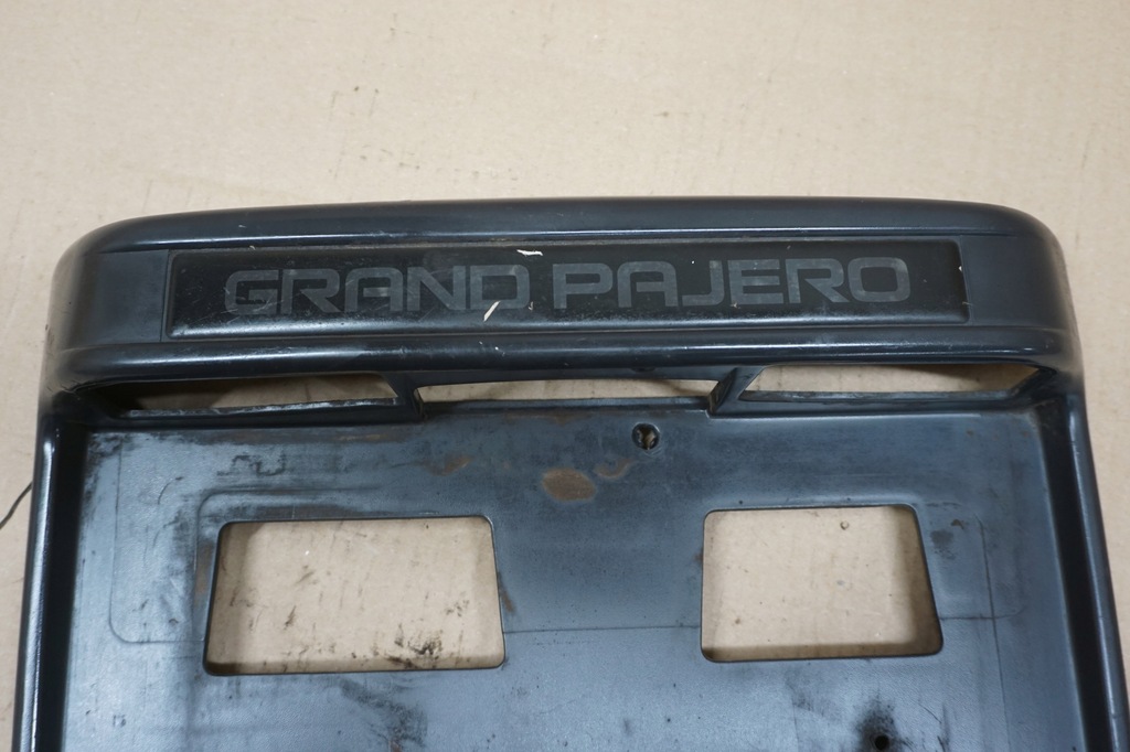 фото №10, Mitsubishi pajero iii накладка кронштейн номерного знака 00-06r