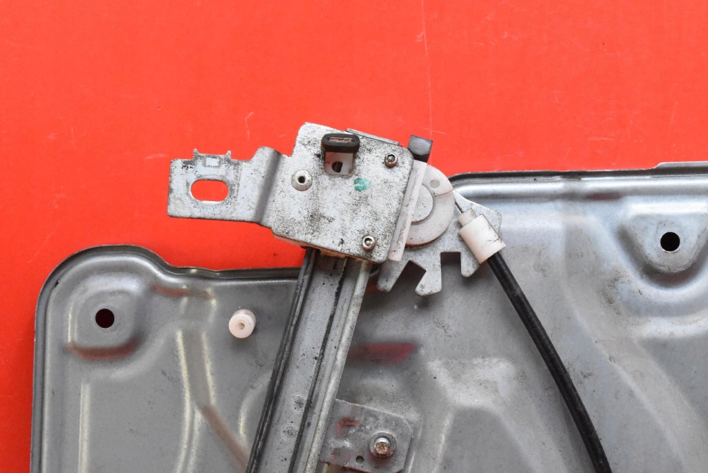 фото №5, Подъемник стекло левый перед eu p80771av611 nissan primera p12 kombi 01-08