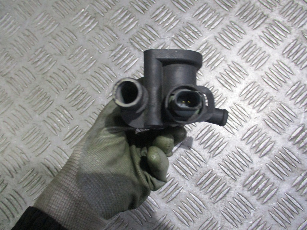 фото №7, Корпус термостата seat leon ii 1.9 tdi 05-10r038121132