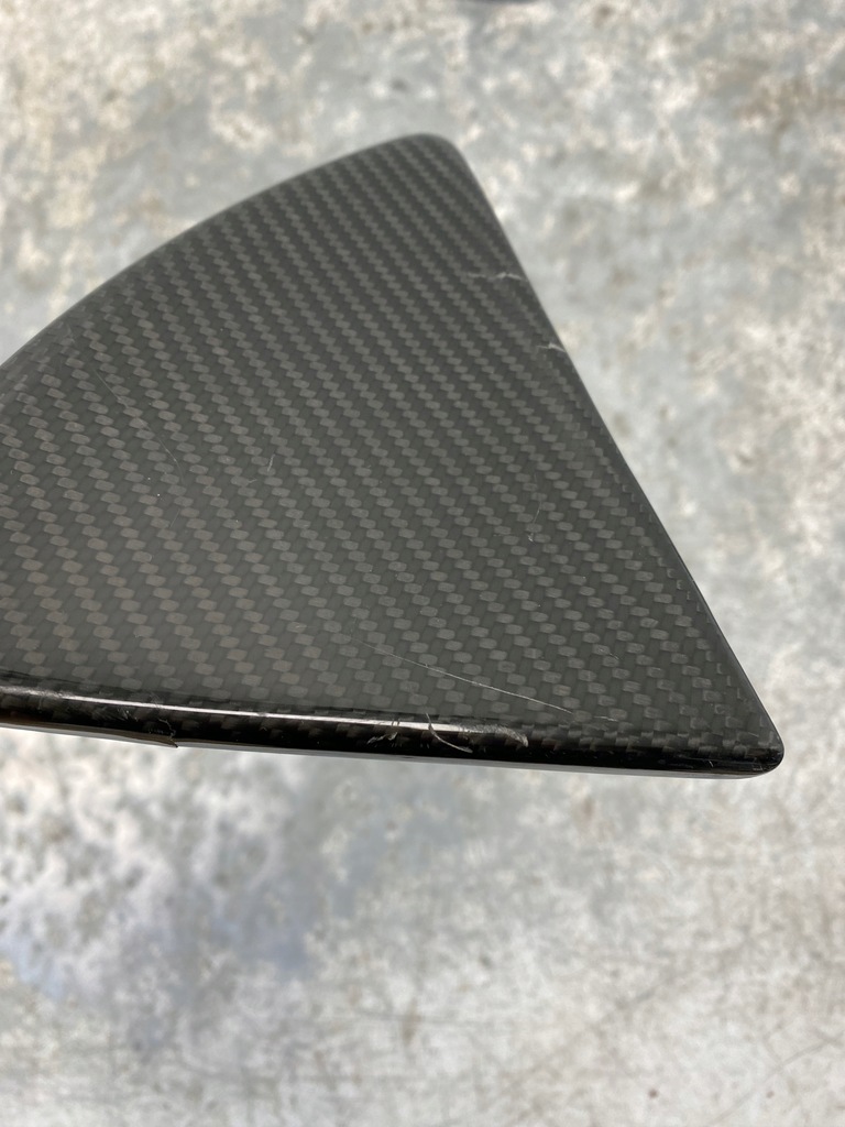 фото №6, Audi r8 plus 4s решётка обдув правая средняя защита молдинг спидометра карбон