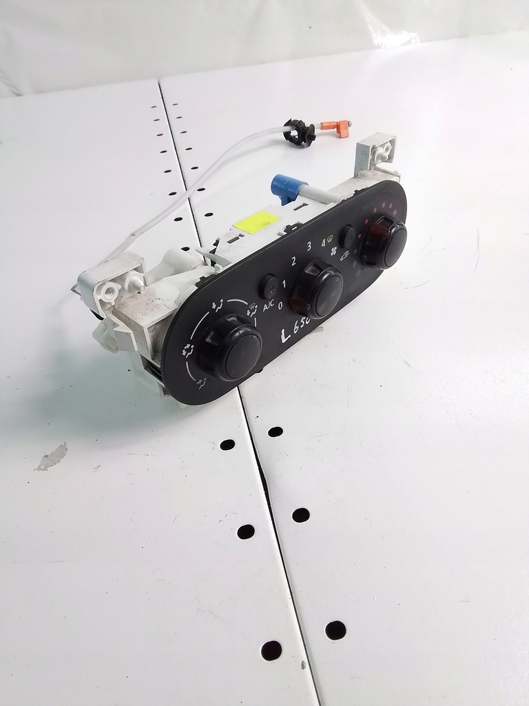 фото №1, L650 панель обдув renault trafic iii 30080060