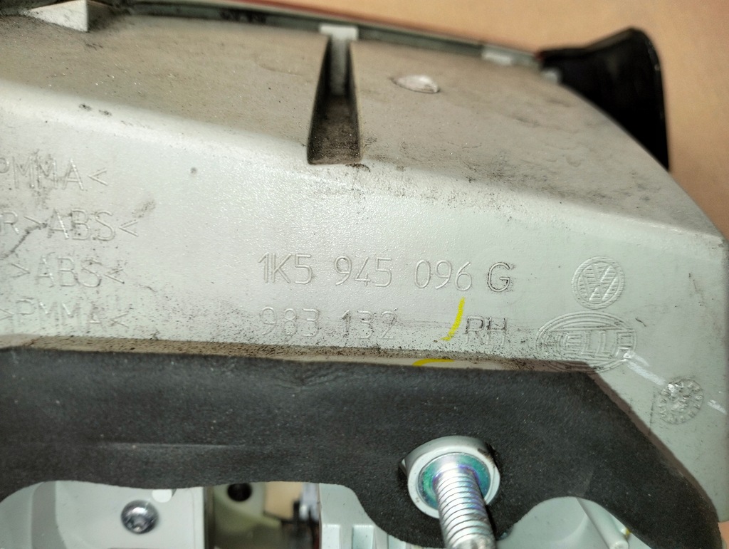 фото №9, Лампа права w крила задня vw jetta lata 2005-2010