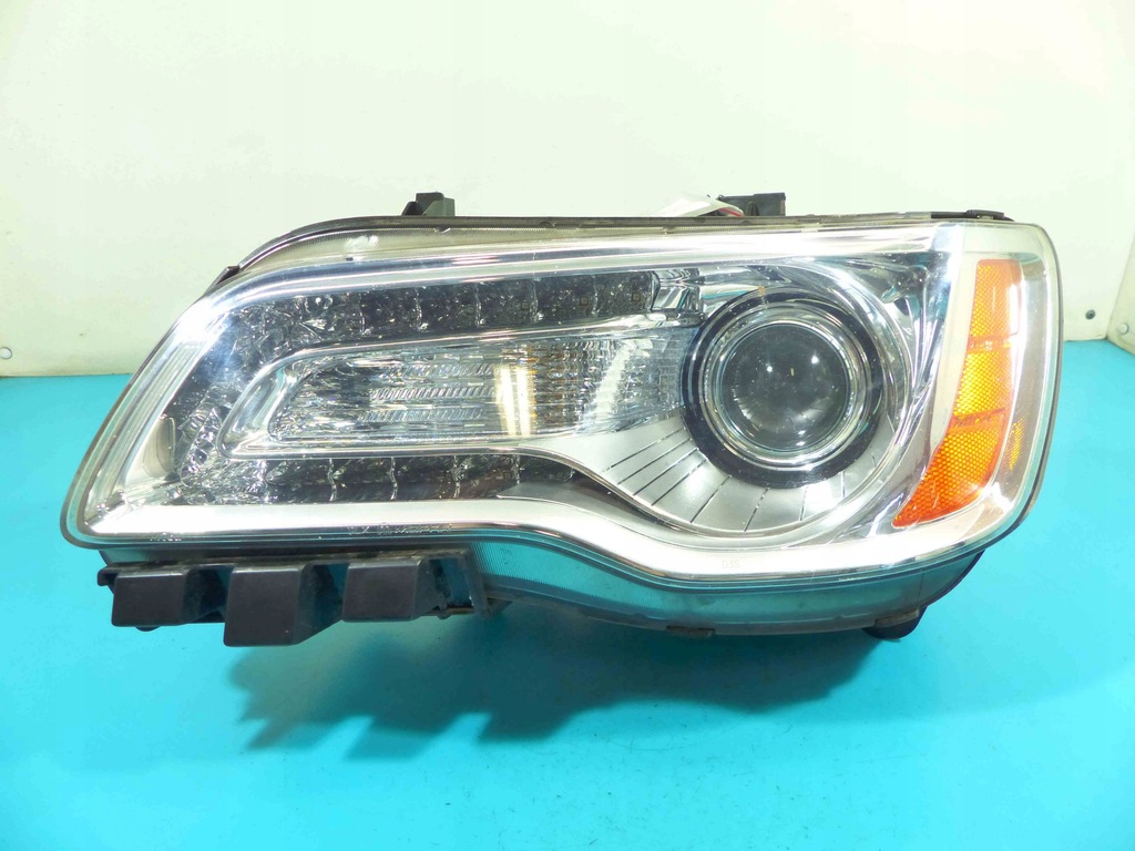 фото №1, Фара левый bixenon поворотный led thema ii 11- eu