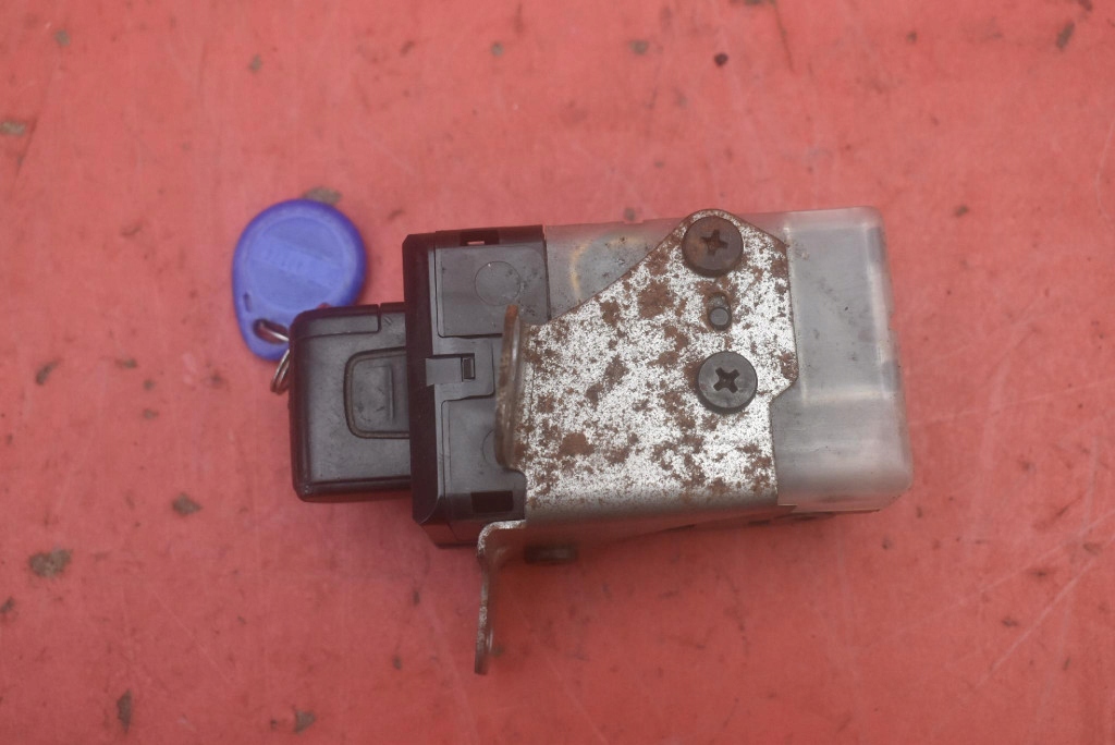 фото №5, Замок запалювання ключ кнопка кнопка старт/стоп 626399-000 toyota prius ii xw20 05-11