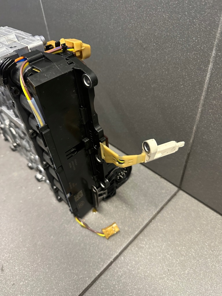 фото №9, Мехатроника плита управляющий bmw 3 318i g20 b48b20a ga8l51cz 46tyś km