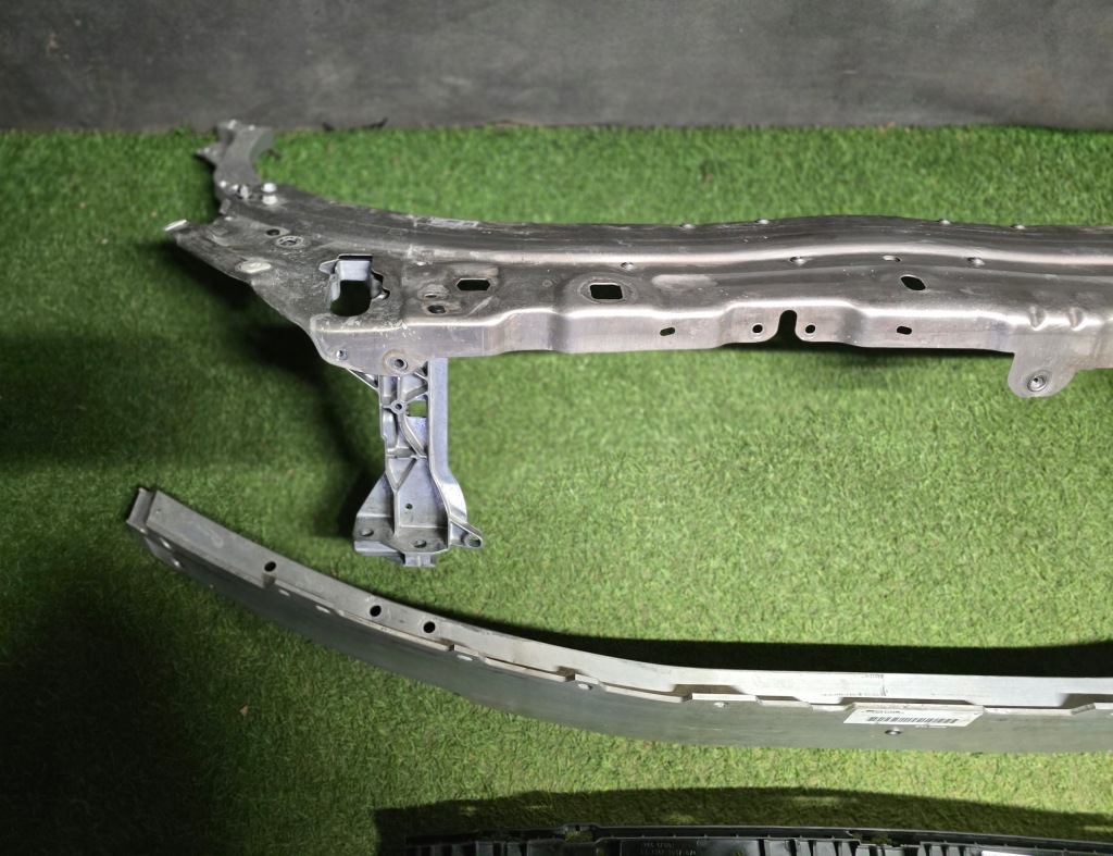 Ремінь балка перед mercedes e-klasa w213 6.3 amg в Україні