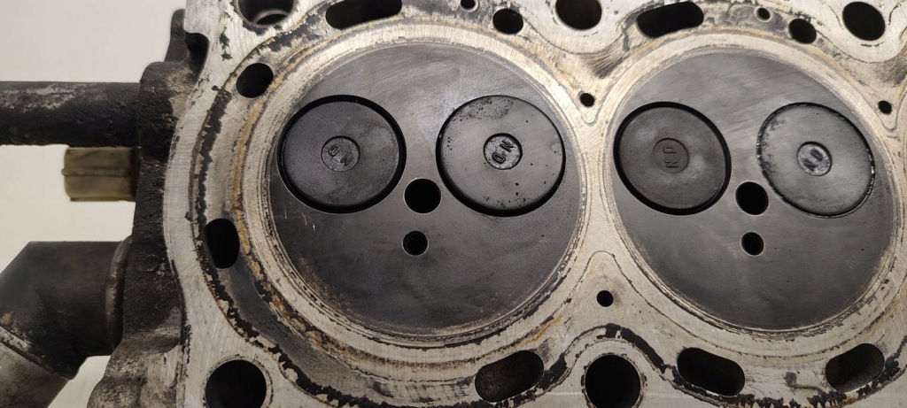 Головка двигуна toyota 1,4d d4d 1nd Доставка