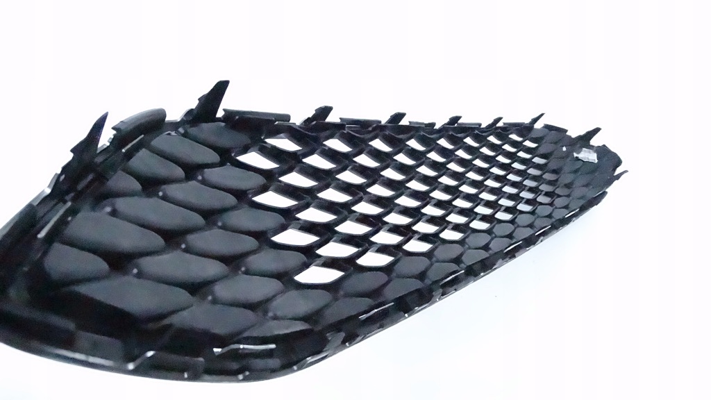 Ford focus mk3 2014- решётка средняя бампера перед хром f1eb-8200-a Киев