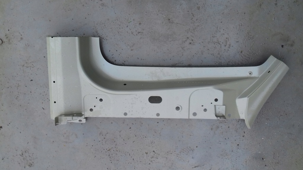 Купити Tesla model y стійку  поріг праві перед обшивка оригінал