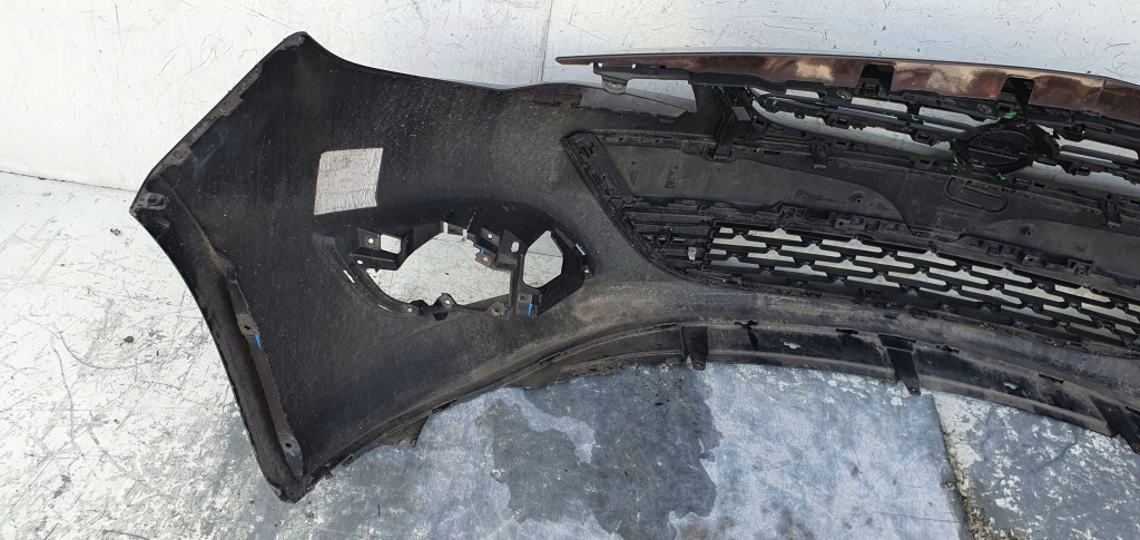 Opel astra j рестайлинг  решётка радиатора бампер перед передний 13368660 Доставка