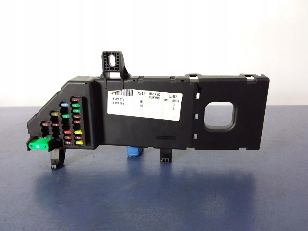 фото №1, Opel vectra c lift коробка предохранителей 13223679