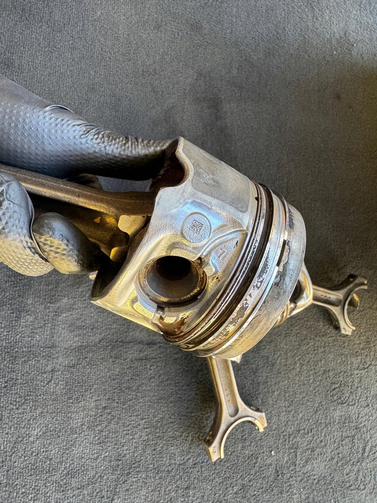 фото №1, Поршни bmw b47