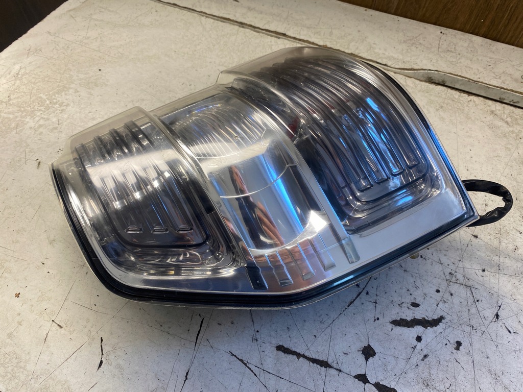 фото №5, Mitsubishi pajero 4 лампа левый задняя