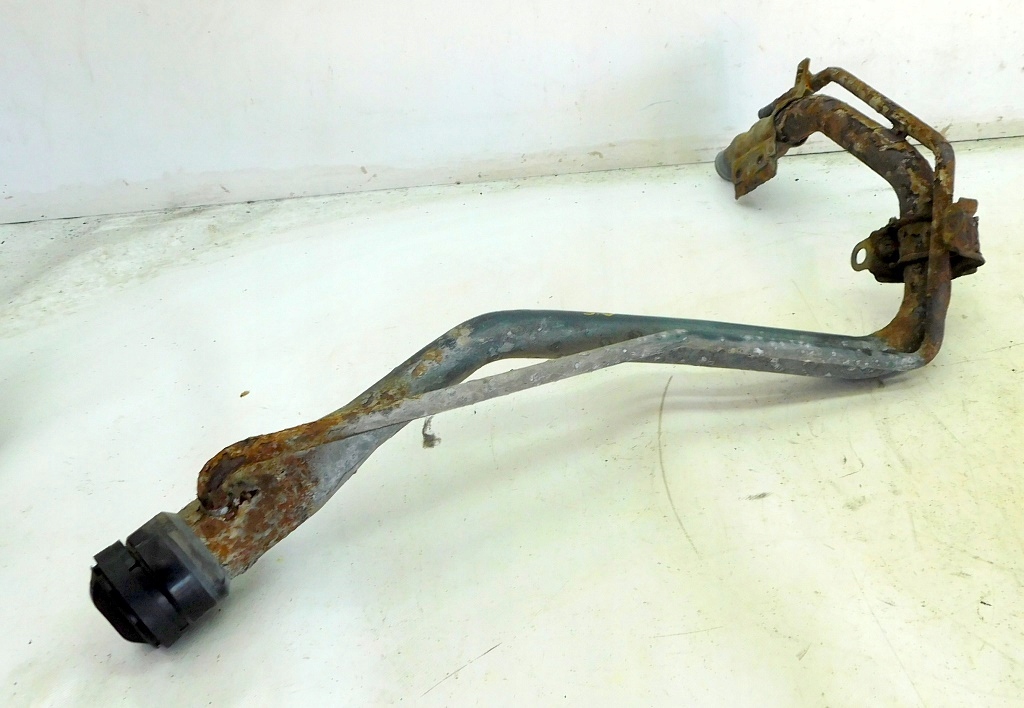 фото №5, Lexus rx 300 2001r 97-03 4x4 труба заливної пального