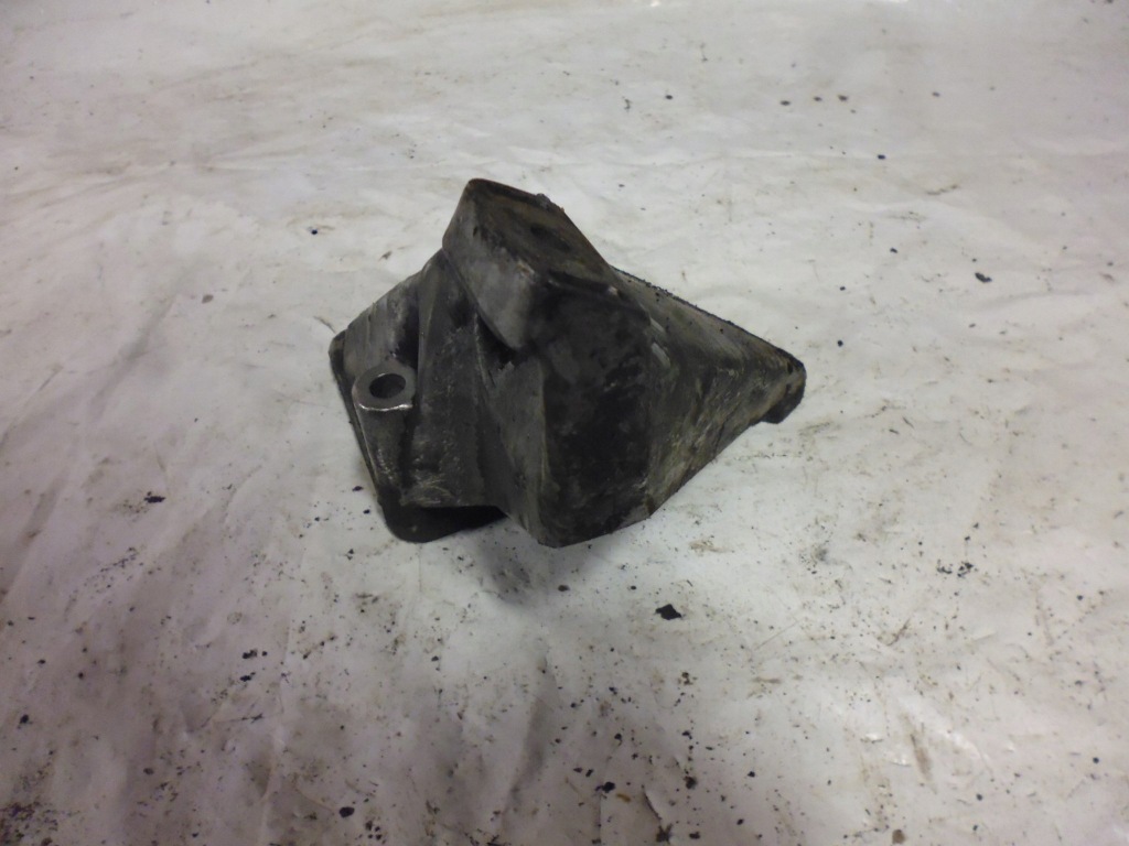 фото №2, Кронштейн кронштейн двигуна 2.5tdi audi a6 c5