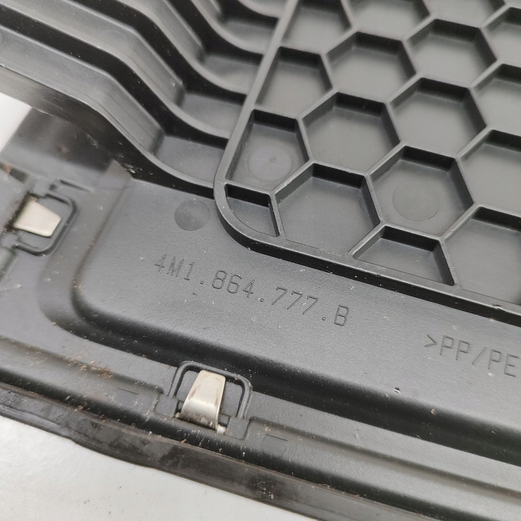 фото №6, Audi q8 2021 другое запчасти салона автомобиля