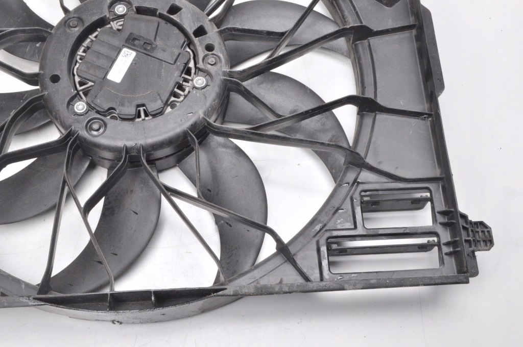 Mercedes w177 w247 w253 2.0 cdi вентилятор радіатора води a2479060200 Оригінал