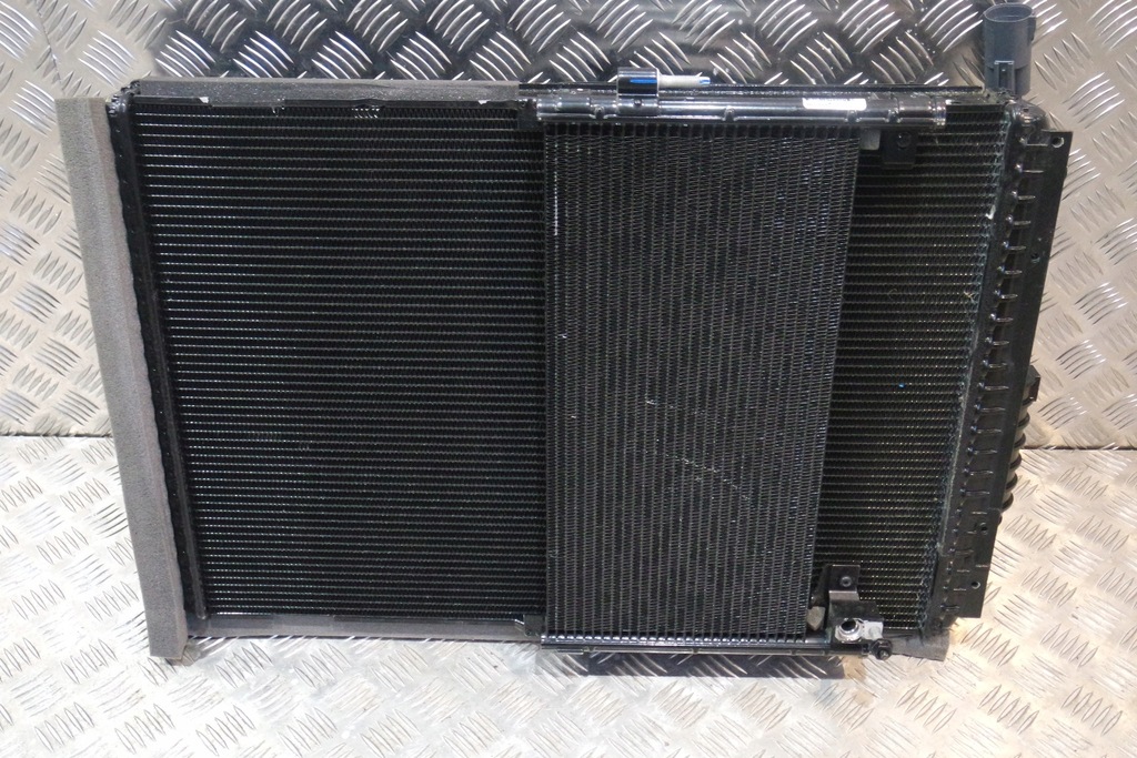 фото №1, Комплектна радіатор mclaren 570s 11l0359cp