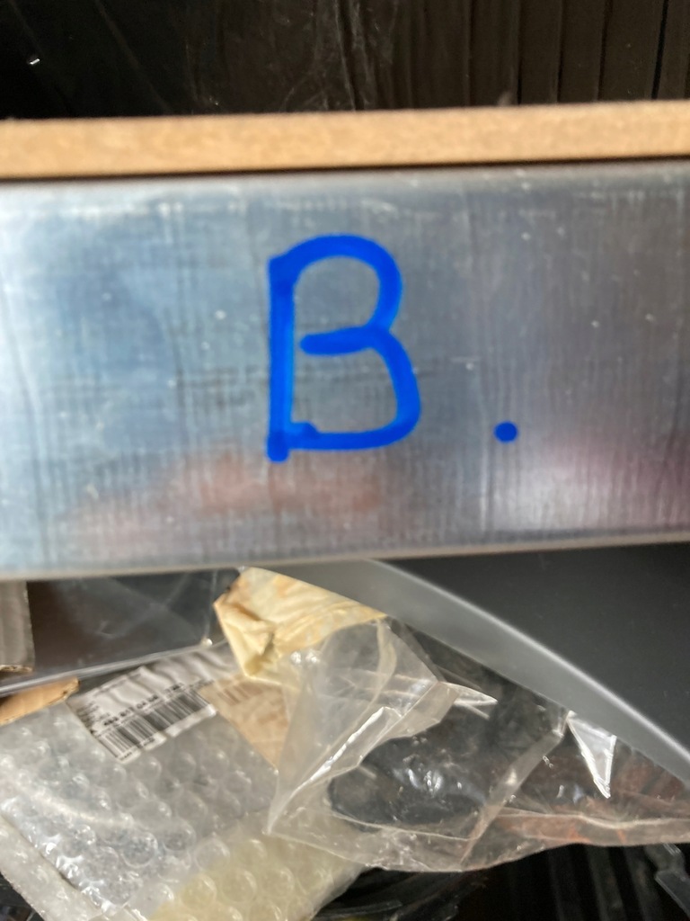 фото №14, Toyota yaris cross молдинг na крила задня lh