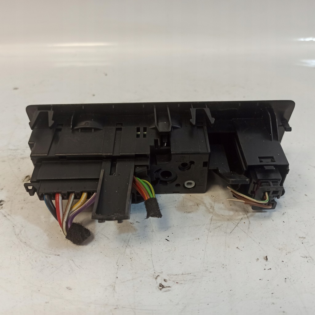 фото №8, Volkswagen transporter t5 панель керування повітропровід задня 7e0919158